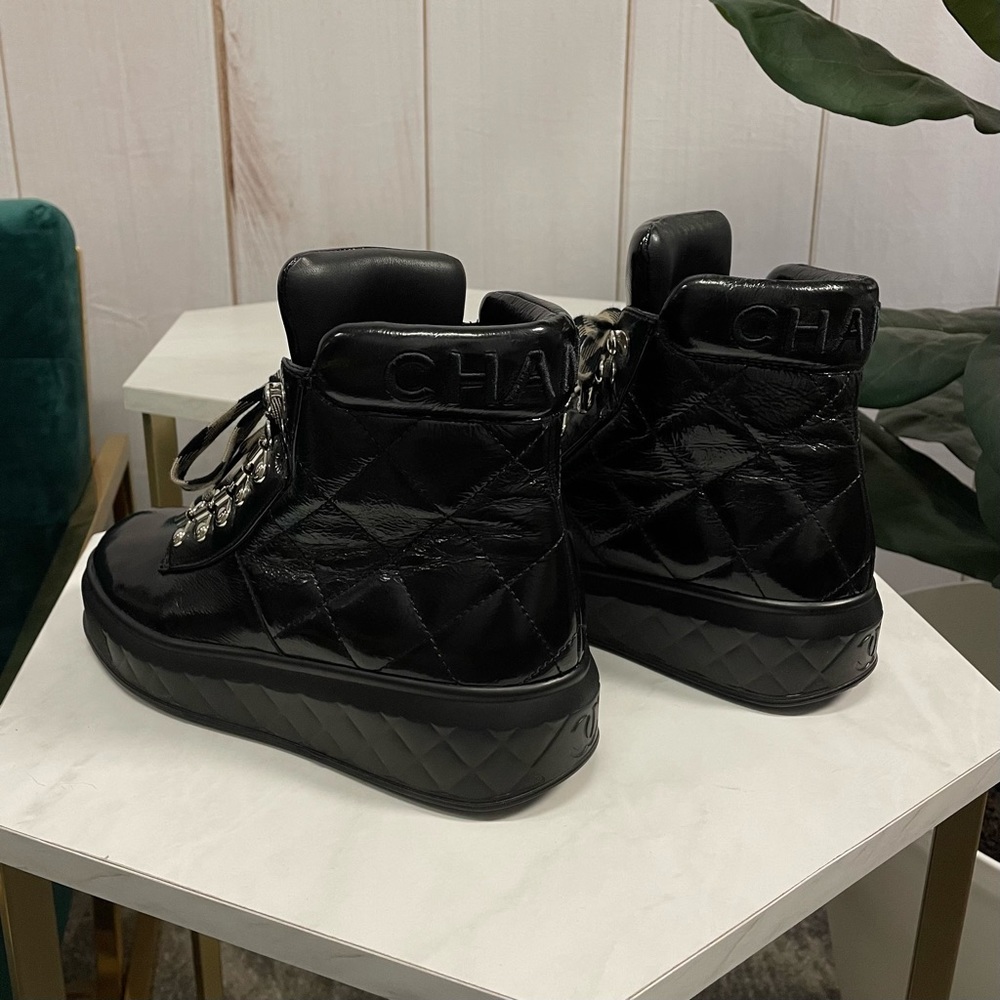 Chanel Black Patent Leather Quilted Boots Size 35 - Picture 2 of 9